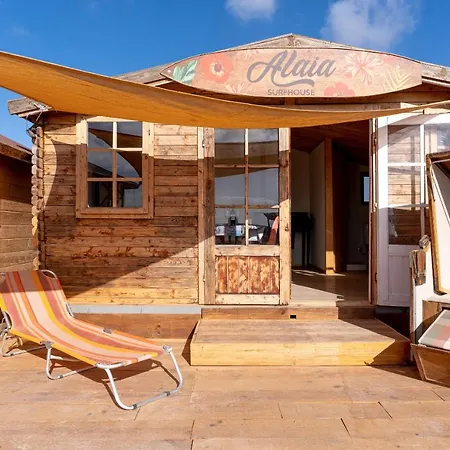 Hostel Alaia Tiny House Between Volcanoes And Beach Breaks