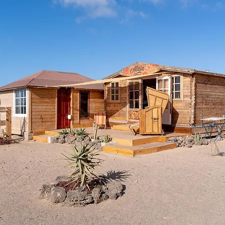 Alaia Tiny House Between Volcanoes And Beach Breaks Hostel El Cotillo (Fuerteventura)